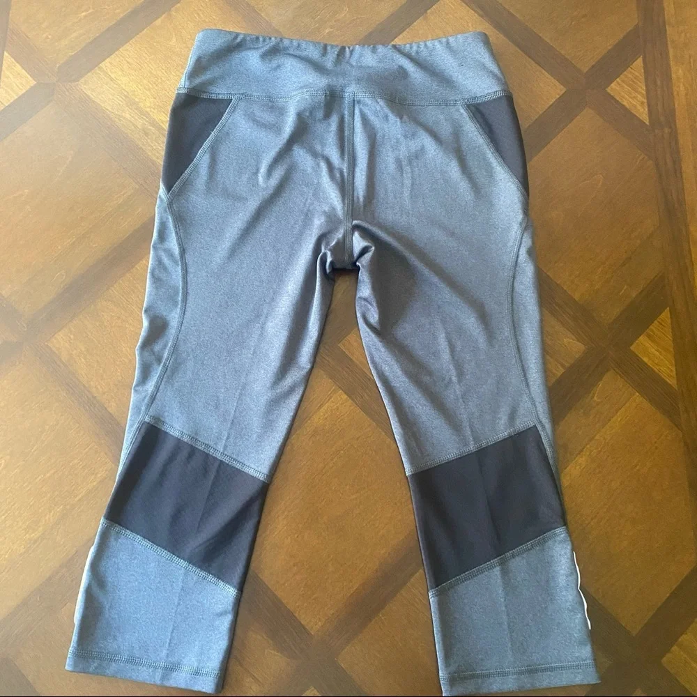 Reebok capri leggings bundle EUC - Picture 7 of 7